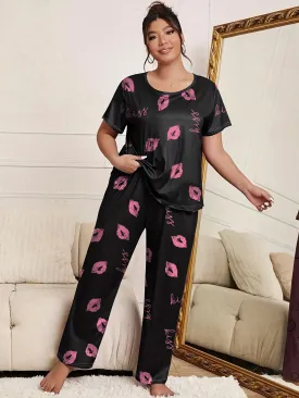 Plus Size Casual Pajama Set - Women's Plus Kiss & Letter Print Comfort Graphic Tee & Pants Set