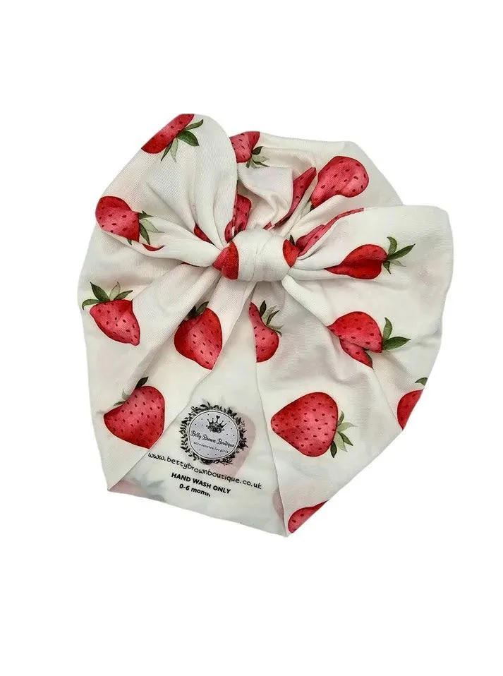 White Strawberry Frill Detailed Sleepsuit   White Strawberry Print Bow Turban Hat set