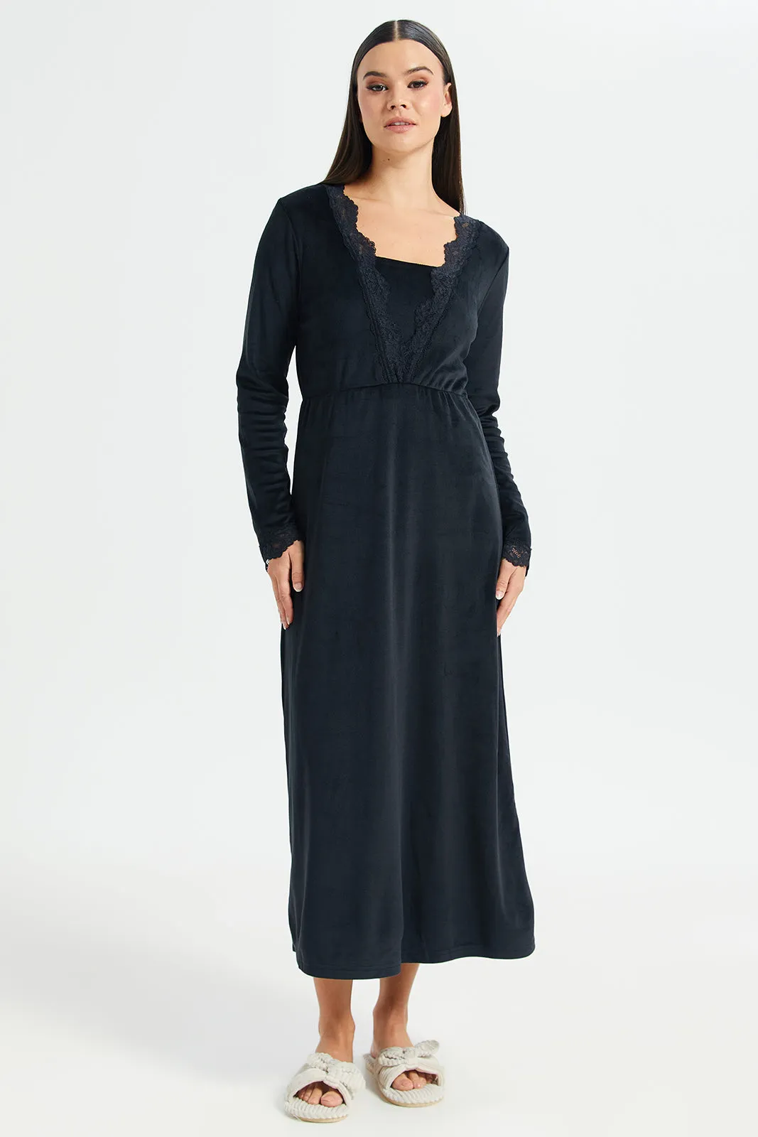 Women Black V-Neck Lace Velvet Nightgown